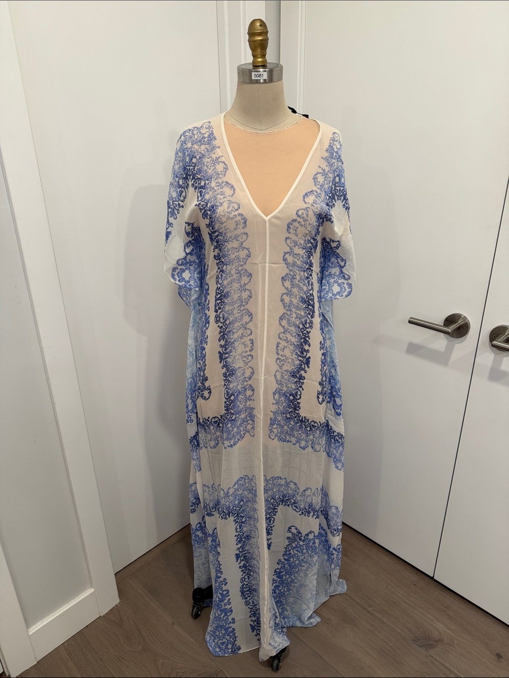 BCBGMaxAzria Blue and Cream V-Neck Printed Slip Caftan